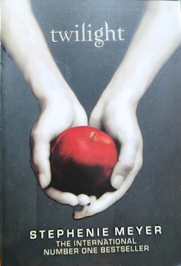 Twilight by Stephenie Meyer (English) (Paperback).
