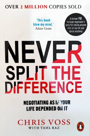 Never Split The Difference by Chris Voss (English) (Paperback).
