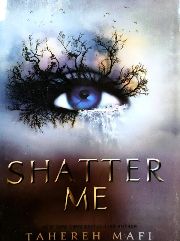 Shatter Me by Tahereh Mafi (English) (Paperback).