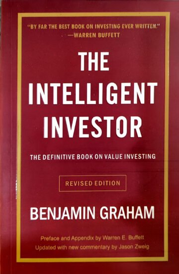 The Intelligent Investor by Benjamin Graham (English) (Paperback).