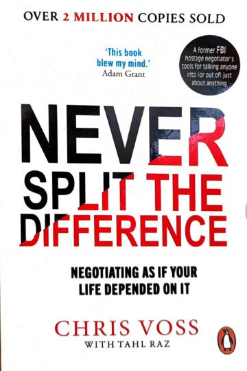 Never Split The Difference by Chris Voss (English) (Paperback).