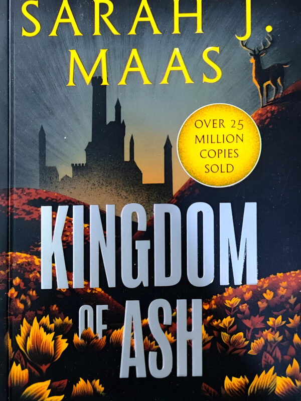 Kingdom Of Ash by Sarah J. Maas (English) (Paperback).