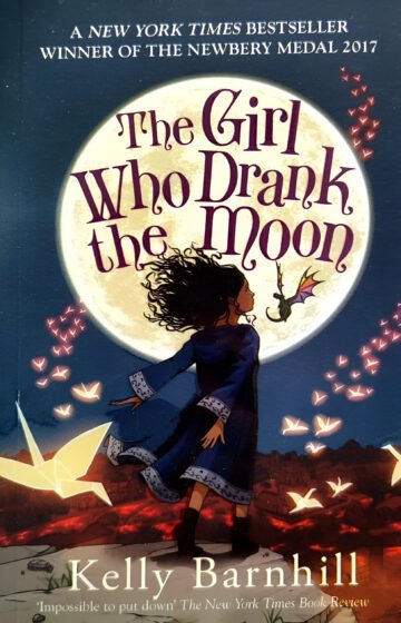 The Girl Who Drank The Moon by Kelly Barnhill (English) (Paperback).